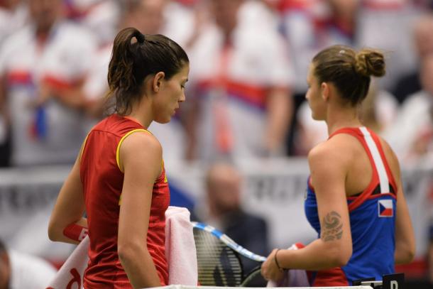 Both player during a changeover | Photo: Martin Sidorjak/Fed Cup