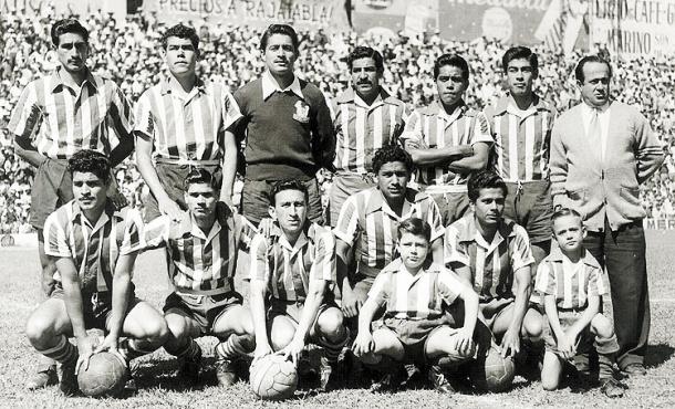 Guadalajara tardó catorce años en conseguir su primer título. | Foto: Prensa Chivas.