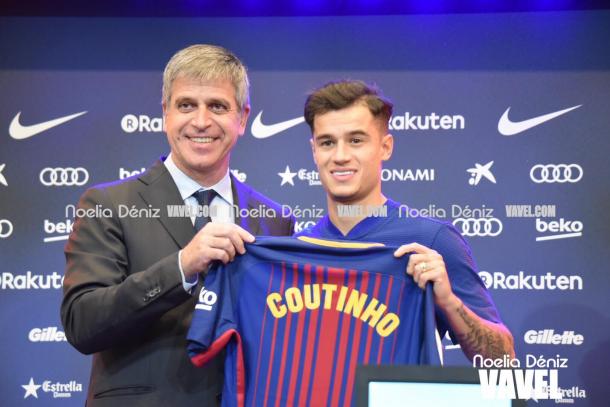 Coutinho ha dado su primera rueda de prensa acompañado por Jordi Mestre. | Fotografía: Noelia Déniz (VAVEL.com)