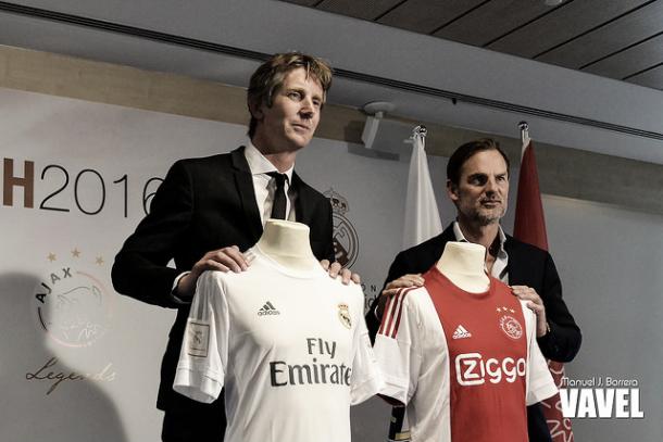 Van der Sar y Ronald de Boer en la presentación | Foto: Vavel.com