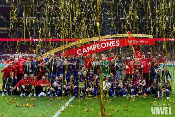 El FC Barcelona celebrando la Copa. Foto: Daniel Nieto, VAVEL.com