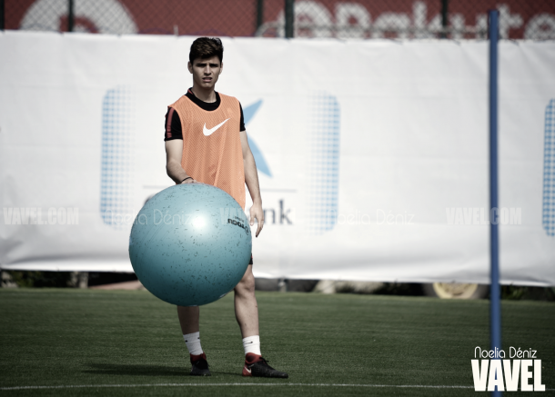 Sarsanedas en la sesión de entrenamiento del filial azulgrana | Foto de Noelia Déniz, VAVEL