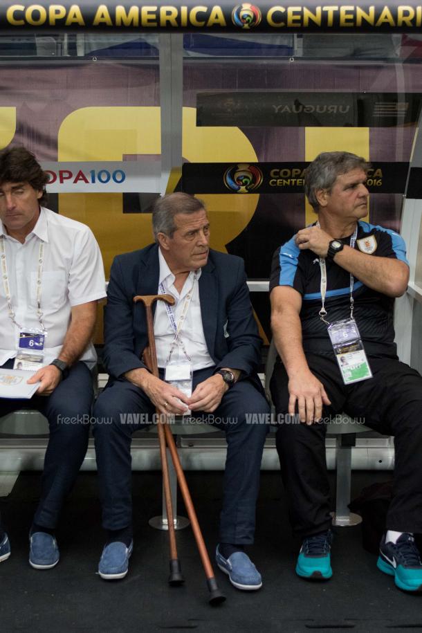 Coach Oscar Tabarez (center) made the official announcement at a Wednesday press conference. | Photo: Freek Bouw/VAVEL USA