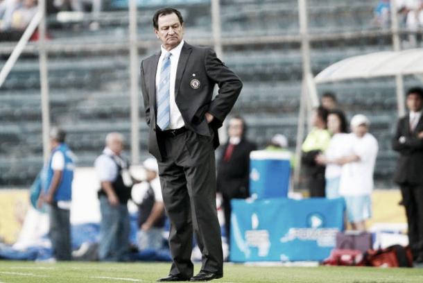 En su nueva etapa como entrenador del Cruz Azul, “Ojitos” Meza | Fuente: El Universal