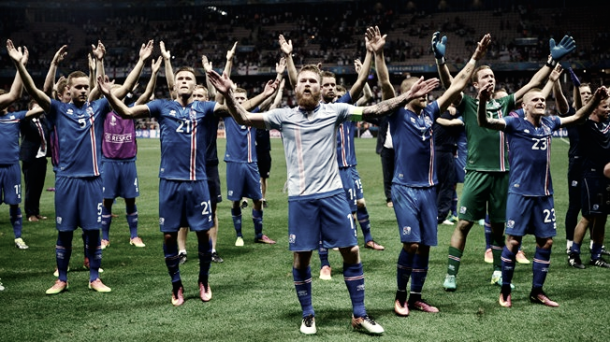 Islandia celebrando el pase a 1/4 de final en la pasada Eurocopa / Fuente: FIFA