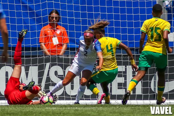 Mallory Pugh fights off defenders against South Africa / Photo Credit: Gary Duncan