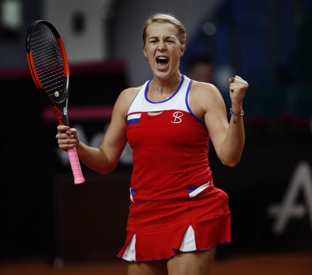 Anastasia Pavlyuchenkova celebrates earning the pivotal point for Russia | Photo: Sergey Kivrin / Fed Cup