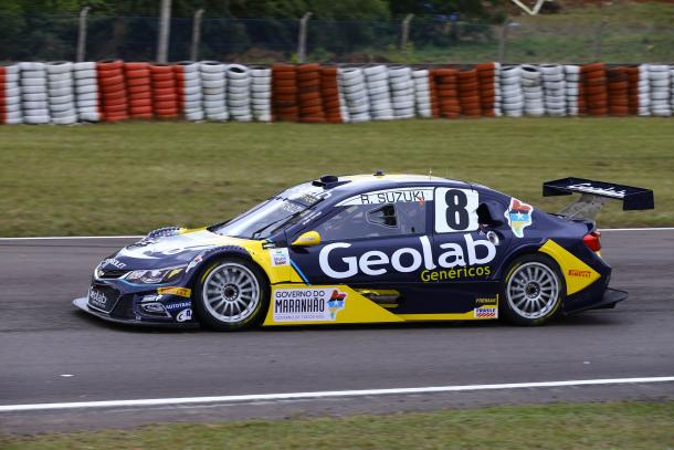 Piloto corre com o Stock #8 da equipe Geolab Racing)