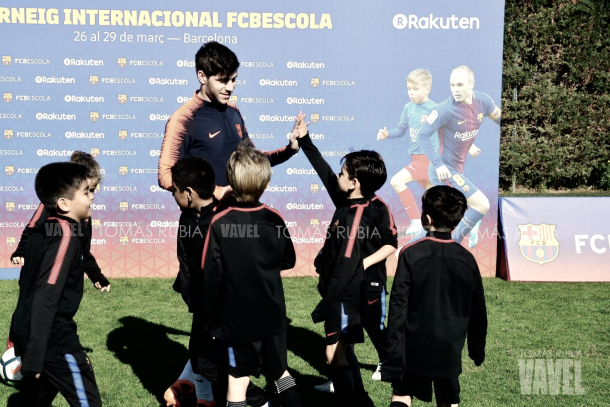 Sergi Roberto en la presentación de la séptima edición del torneo de la FCB Escola | Foto de Tomás Rubia, VAVEL