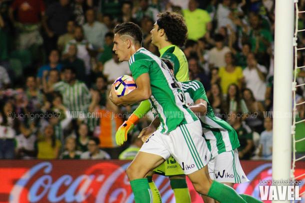 Alex Alegría tras marcar al Granada | Foto: Vavel