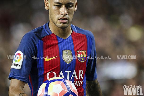Neymar en el encuentro ante el Alavés // Foto VAVEL de Alex Gallardo