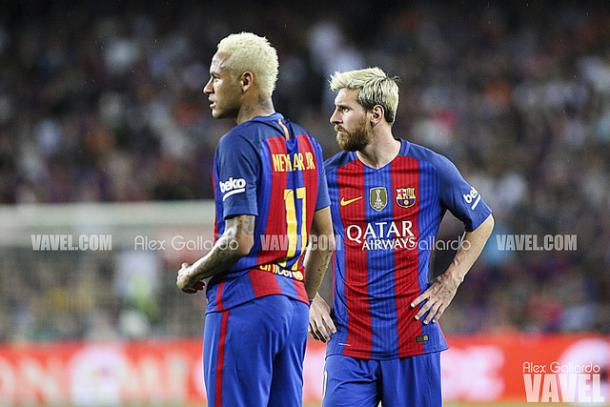 Neymar y Messi durante la derrota ante el Alavés