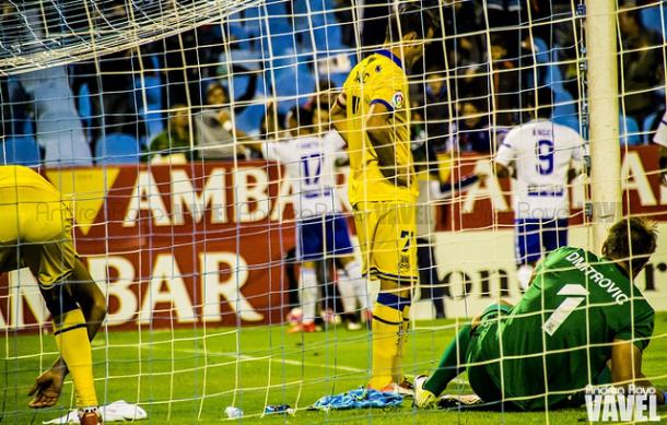David lamenta su gol en propia puerta ante el Zaragoza | Foto: Andrea Royo (VAVEL.com)