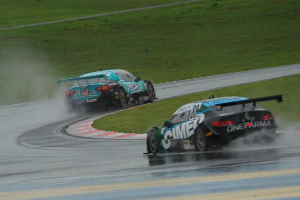 Na volta final, por um erro de Fraga, Barrichello conseguiu certa distância (Fábio Davini/VICAR)