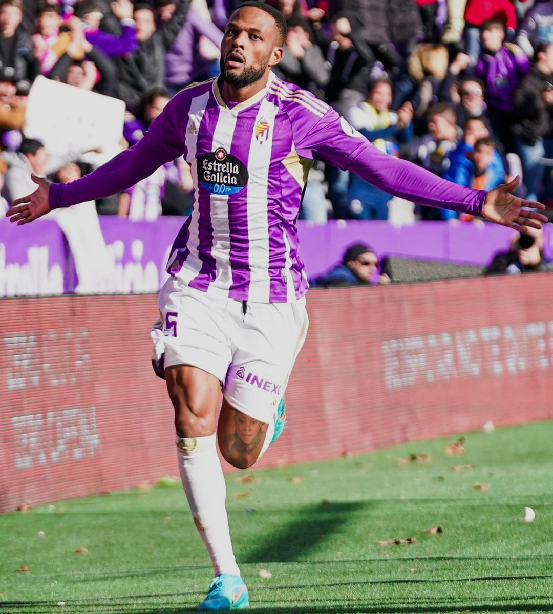 Larin celebrating a goal/ Source Real Valladolid