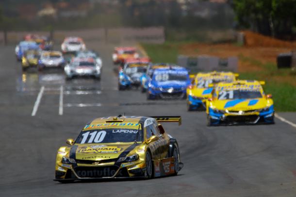 Felipe Lapenna ganhou 14 posições na primeira volta da Corrida Principal (Vanderley Soares)