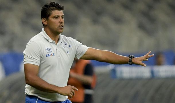 Mais uma vez, Sidnei Lobo estará na área técnica do Cruzeiro, substituindo Mano Menezes (Foto: Washington Alves/Light Press/Cruzeiro)