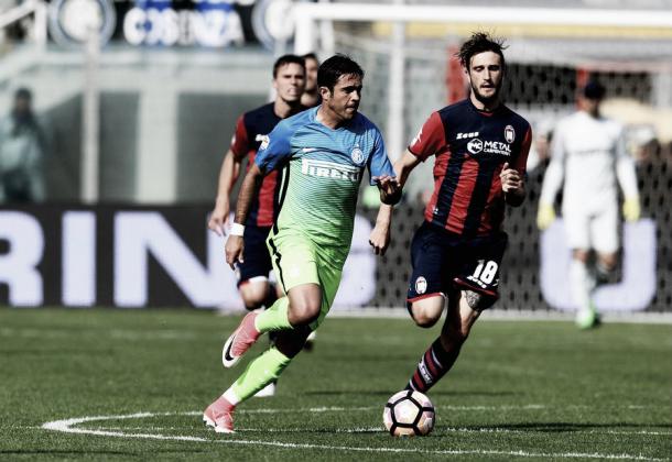 Éder conduciendo el balón en la segunda mitad | Foto: Inter