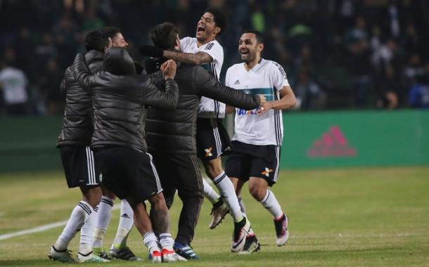 Coritiba arrancou o empate com o Palmeiras aos 49 do segundo tempo (Foto: Giuliano Gomes/Agência PR PRESS)