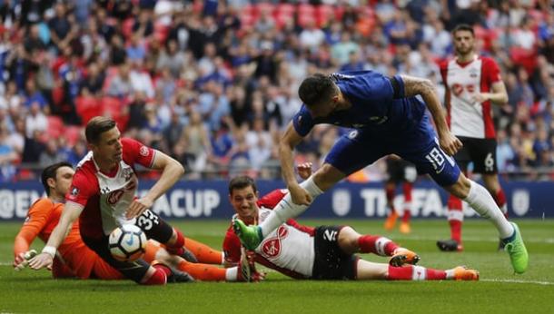 Giroud marca un gol para el recuerdo | Foto: Getty Images.