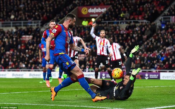 Mannone was called into action far too often on Tuesday night. | Photo: Getty