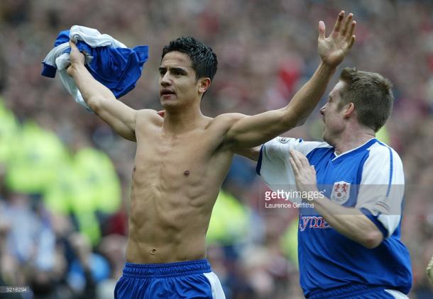 Cahill is a popular figure at The Den. (picture: Getty Images / Laurence Griffiths)