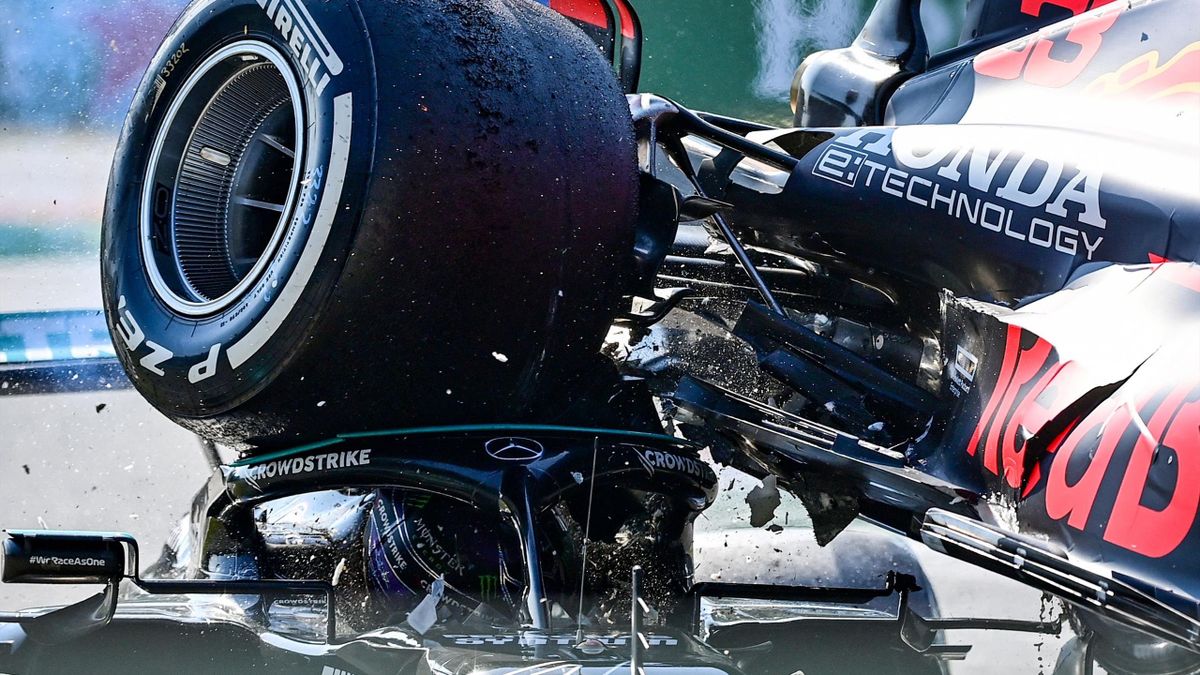 Imagen del incidente entre Hamilton y Verstappen en el Gran Premio de Monza / Fuente: Eurosport