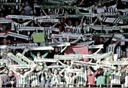 Aficionados del Córdoba animando a su equipo | Fotografía: Córdoba CF