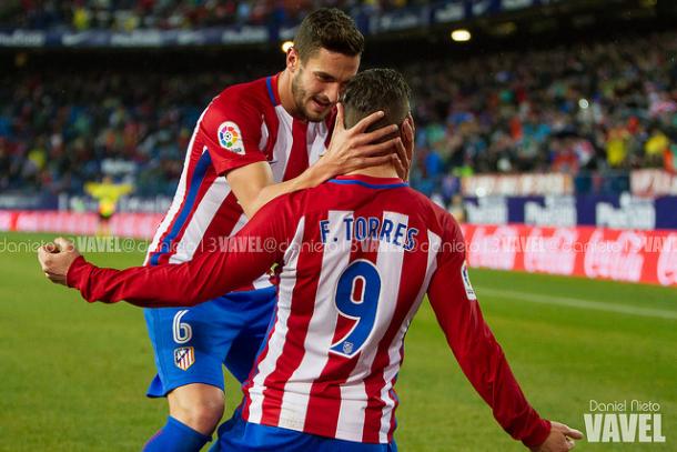 Torres celebrando un gol junto a Koke // Fuente: Daniel Nieto (VAVEL)