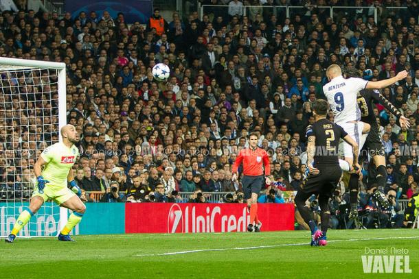 Momento en el que Benzema marca el gol del empate. / Foto: Daniel Nieto (VAVEL).