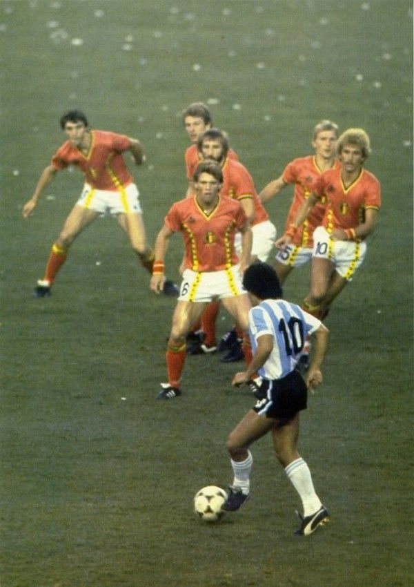 Six Belgian defenders line up to try to stop Maradona in 1986 (Pinterest)