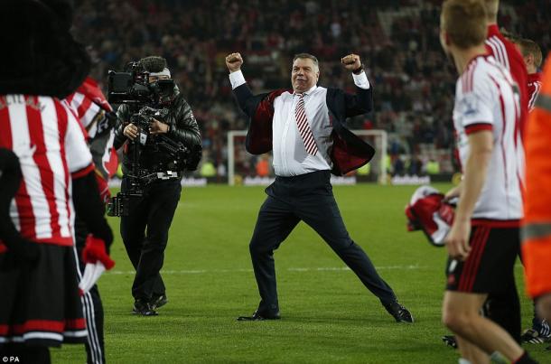 Above: Sam Allardyce's celebrating Sunderland AFC's survival after their 3-0 win over Everton | Photo: PA