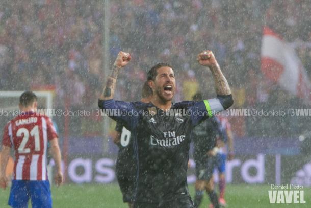 Sergio Ramos celebra en el Vicente Calderón, el pase a la final de la Champions