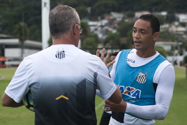 Ricardo Oliveira deve ser poupado por Dorival Júnior. Foto: Ivan Storti/ Santos FC