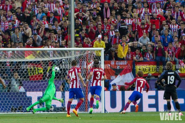 Griezmann en el momento del penalti | Foto | Daniel Nieto (VAVEL) 