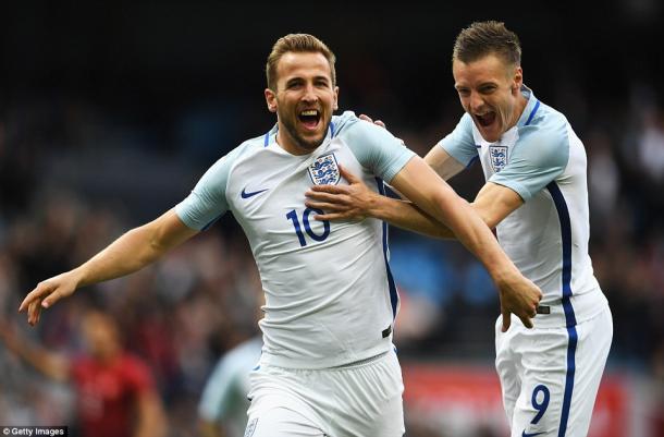 Kane y Vardy celebran el tanto del jugador del Tottenham. Foto: Getty Images