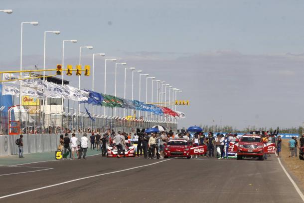 Grilla de largada de la segunda serie del TC Pista. Foto: ACTC.