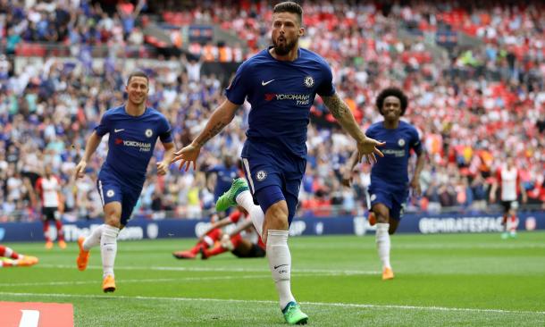 Giroud festeja tras un gran gol | Foto: Getty Images.