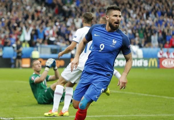 Giroud, a booking away from suspension, was able to be taken off after bagging a brace (photo: Reuters)