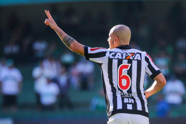 Fábio Santos foi um dos destaque do Galo em Curitiba (Foto: Bruno Cantini/Atlético-MG)