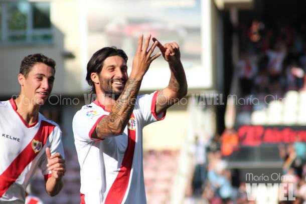 El 'Chory' Domingo celebrando su gol ante la Cultural Leonesa | Foto: María Olmo (Vavel.com)ç