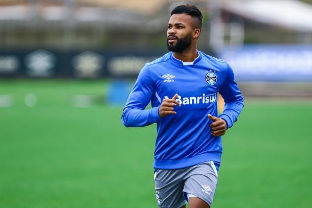 Fernandinho busca condição física (Lucas Uebel / Grêmio)