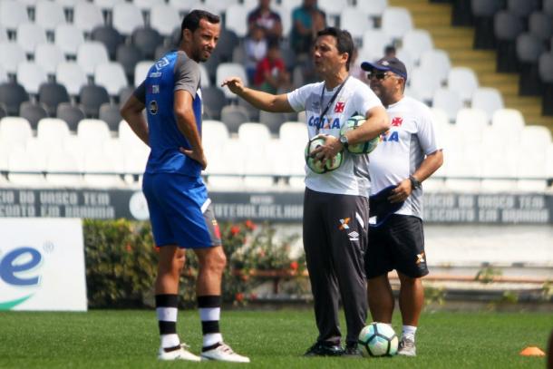 Zé conta com Nenê, principal jogador da equipe, para um 2018 de vitórias no Vasco | Foto: Paulo Fernandes/Vasco