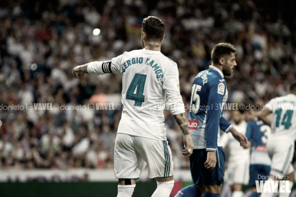 Sergio Ramos, capitán del Real Madrid,  dando órdenes a sus compañeros | Foto: VAVEL