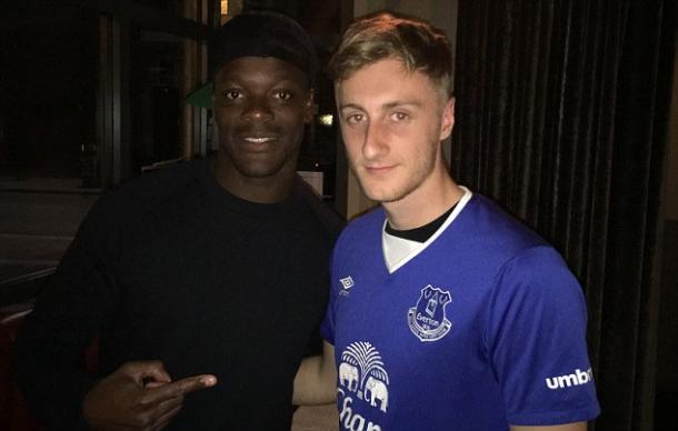 Kone was pictured with an Everton fan yesterday after arriving on Merseyside for talks with the Toffees. (Image source: Daily Mail)