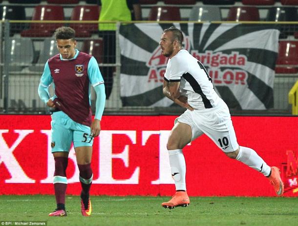 Above: Denis Alibee celebrating his late goal in West Ham's 1-1 draw with Astra Giurgiu | Photo: BPI/Michael Zemanek