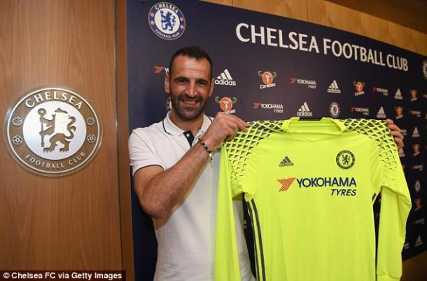 Above: Eduardo been unveiled as a Chelsea FC player | Photo: Chelsea FC via Getty Images