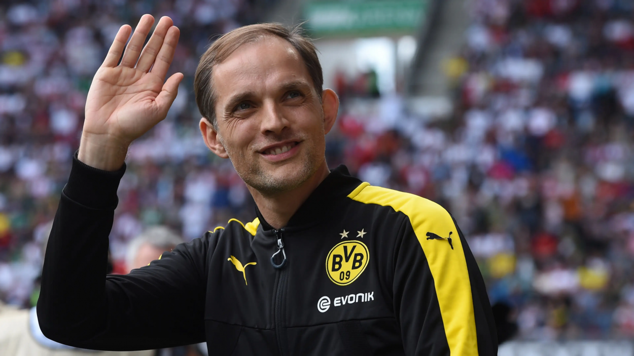 Imagen de Thomas saludando a sus fans en el Dortmund / Fuente: Goal.com