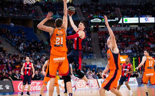 Pleiss es duda por Valencia Basket en este partido. | Foto: Baskonia