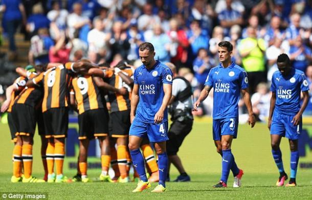 Los futbolistas del Leicester tras la derrota ante el Hull City. Foto: Getty Images